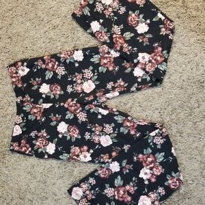 Girls size large leggings